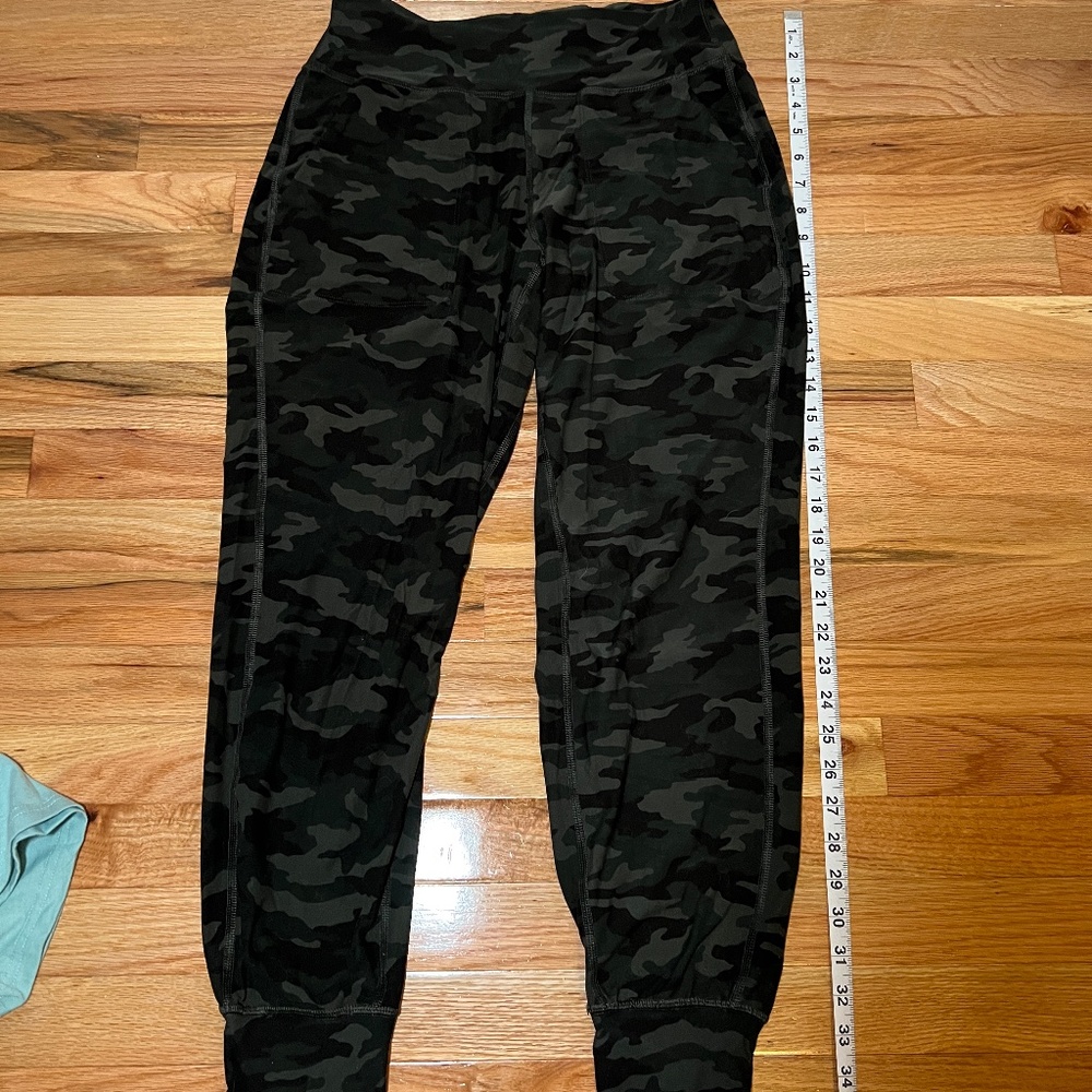 Camo Active Joggers Size M